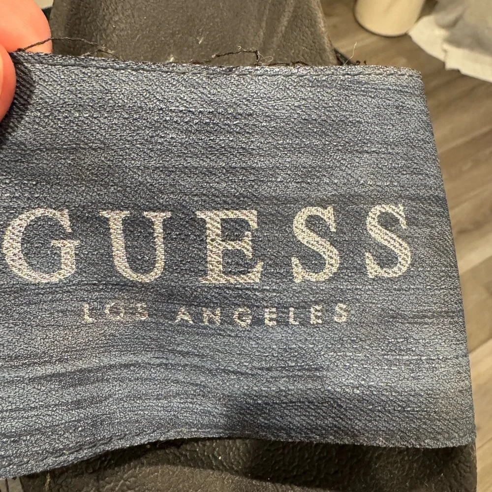 GUESS Slides - Picture 2 of 3